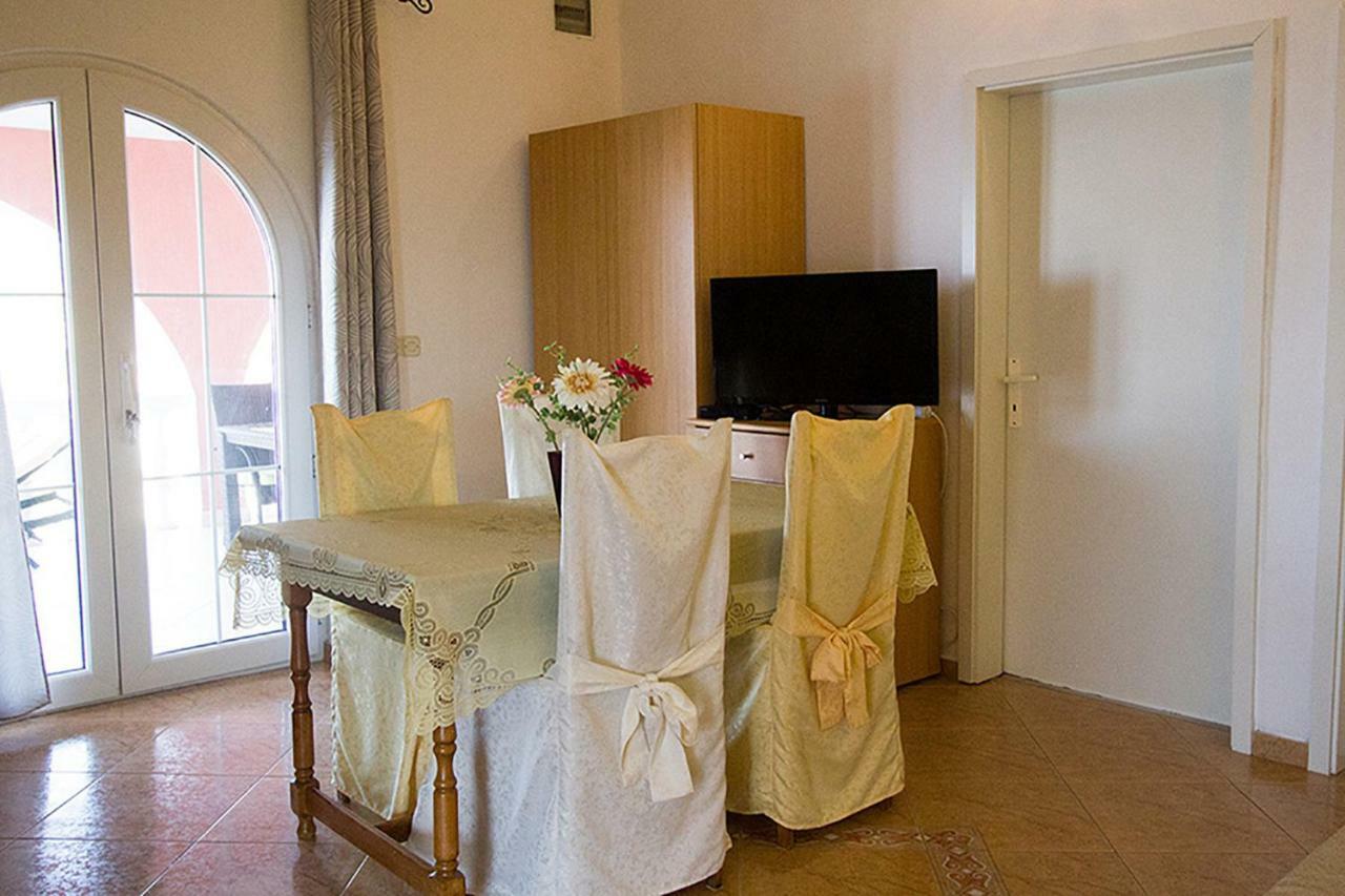 Villa Lilly Cesarica Zewnętrze zdjęcie